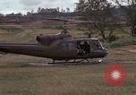 Standbild UH 1D Hubschrauber Vietnam, 1966, aus Sekunde 39 historischem Filmmaterial Videoclip 65675030314