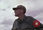 Standbild der US Air Force Kapitäne Vietnam, 1966, aus Sekunde 33 historischem Filmmaterial Videoclip 65675030324