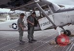 Standbild O 1E Flugzeuge Vietnam, 1966, aus Sekunde 13 historischem Filmmaterial Videoclip 65675030325
