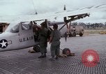 Standbild O 1E Flugzeuge Vietnam, 1966, aus Sekunde 46 historischem Filmmaterial Videoclip 65675030325