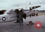 Standbild O 1E Flugzeuge Vietnam, 1966, aus Sekunde 59 historischem Filmmaterial Videoclip 65675030325