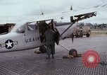 Standbild O 1E Flugzeuge Vietnam, 1966, aus Sekunde 61 historischem Filmmaterial Videoclip 65675030325