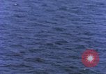 Standbild S-2E Flugzeuge Tropfen Torpedo Guantanamo Bay Kuba, 1966, aus Sekunde 13 historischem Filmmaterial Videoclip 65675030330