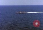 Standbild S-2E Flugzeuge Tropfen Torpedo Guantanamo Bay Kuba, 1966, aus Sekunde 15 historischem Filmmaterial Videoclip 65675030330
