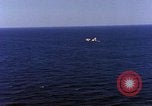 Standbild S-2E Flugzeuge Tropfen Torpedo Guantanamo Bay Kuba, 1966, aus Sekunde 45 historischem Filmmaterial Videoclip 65675030330