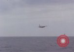 Image S-2e avion Guantanamo Bay à Cuba, 1966, de la seconde 60 séquences d'archives historiques vidéo 65675030331