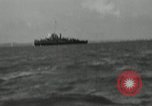 Standbild USS Frament DE-677 Atlantik, 1943, aus Sekunde 25 historischem Filmmaterial Videoclip 65675030348