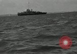Standbild USS Frament DE-677 Atlantik, 1943, aus Sekunde 27 historischem Filmmaterial Videoclip 65675030348