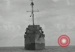 Image Frament USS (ED-677) l'île des Bermudes, 1943, de la seconde 24 séquences d'archives historiques vidéo 65675030350