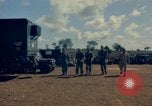 Standbild Thanksgiving Day essen Vietnam, 1965, aus Sekunde 5 historischem Filmmaterial Videoclip 65675030364