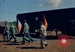 Standbild Thanksgiving Day essen Vietnam, 1965, aus Sekunde 12 historischem Filmmaterial Videoclip 65675030364