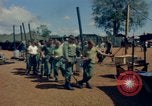 Standbild Thanksgiving Day essen Vietnam, 1965, aus Sekunde 20 historischem Filmmaterial Videoclip 65675030364