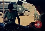 Standbild Thanksgiving Day essen Vietnam, 1965, aus Sekunde 54 historischem Filmmaterial Videoclip 65675030364