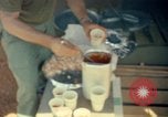 Standbild Thanksgiving Day essen Vietnam, 1965, aus Sekunde 62 historischem Filmmaterial Videoclip 65675030364