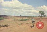 Standbild sandbagged Bunker Vietnam, 1965, aus Sekunde 34 historischem Filmmaterial Videoclip 65675030365
