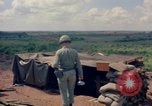 Standbild sandbagged Bunker Vietnam, 1965, aus Sekunde 41 historischem Filmmaterial Videoclip 65675030365