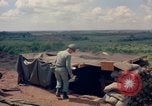 Standbild sandbagged Bunker Vietnam, 1965, aus Sekunde 43 historischem Filmmaterial Videoclip 65675030365