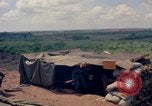 Standbild sandbagged Bunker Vietnam, 1965, aus Sekunde 47 historischem Filmmaterial Videoclip 65675030365