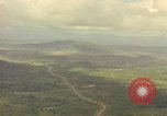 Standbild amerikanische 1st Cavalry Division Bereich Ankhe Süd Vietnam, 1965, aus Sekunde 11 historischem Filmmaterial Videoclip 65675030366