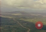 Standbild amerikanische 1st Cavalry Division Bereich Ankhe Süd Vietnam, 1965, aus Sekunde 13 historischem Filmmaterial Videoclip 65675030366
