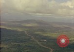 Standbild amerikanische 1st Cavalry Division Bereich Ankhe Süd Vietnam, 1965, aus Sekunde 15 historischem Filmmaterial Videoclip 65675030366