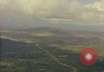 Standbild amerikanische 1st Cavalry Division Bereich Ankhe Süd Vietnam, 1965, aus Sekunde 17 historischem Filmmaterial Videoclip 65675030366