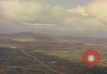 Standbild amerikanische 1st Cavalry Division Bereich Ankhe Süd Vietnam, 1965, aus Sekunde 25 historischem Filmmaterial Videoclip 65675030366