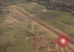 Standbild amerikanische 1st Cavalry Division Bereich Ankhe Süd Vietnam, 1965, aus Sekunde 47 historischem Filmmaterial Videoclip 65675030366