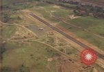 Standbild amerikanische 1st Cavalry Division Bereich Ankhe Süd Vietnam, 1965, aus Sekunde 50 historischem Filmmaterial Videoclip 65675030366