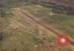 Standbild amerikanische 1st Cavalry Division Bereich Ankhe Süd Vietnam, 1965, aus Sekunde 52 historischem Filmmaterial Videoclip 65675030366
