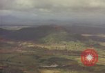 Standbild amerikanische 1st Cavalry Division Bereich Ankhe Süd Vietnam, 1965, aus Sekunde 60 historischem Filmmaterial Videoclip 65675030366