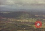 Standbild amerikanische 1st Cavalry Division Bereich Ankhe Süd Vietnam, 1965, aus Sekunde 61 historischem Filmmaterial Videoclip 65675030366