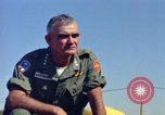 Standbild William C Westmoreland Phan Rang Vietnam, 1965, aus Sekunde 56 historischem Filmmaterial Videoclip 65675030367