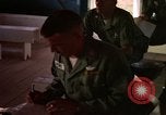 Standbild Briefing Ankhe Süd Vietnam, 1966, aus Sekunde 21 historischem Filmmaterial Videoclip 65675030368