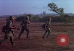 Standbild Briefing Ankhe Süd Vietnam, 1966, aus Sekunde 60 historischem Filmmaterial Videoclip 65675030368