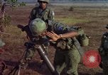 Standbild 173D Airborne Brigade Ankhe Süd Vietnam, 1966, aus Sekunde 16 historischem Filmmaterial Videoclip 65675030369