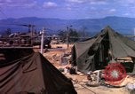 Standbild angegriffen Signal site Ankhe Süd Vietnam, 1966, aus Sekunde 11 historischem Filmmaterial Videoclip 65675030371