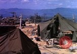 Standbild angegriffen Signal site Ankhe Süd Vietnam, 1966, aus Sekunde 12 historischem Filmmaterial Videoclip 65675030371