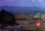 Standbild angegriffen Signal site Ankhe Süd Vietnam, 1966, aus Sekunde 27 historischem Filmmaterial Videoclip 65675030371