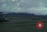 Standbild UH-1D Hubschrauber Ankhe Süd Vietnam, 1965, aus Sekunde 7 historischem Filmmaterial Videoclip 65675030373