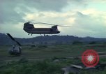 Standbild UH-1D Hubschrauber Ankhe Süd Vietnam, 1965, aus Sekunde 29 historischem Filmmaterial Videoclip 65675030373