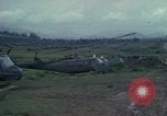 Standbild UH-1D Hubschrauber Ankhe Süd Vietnam, 1965, aus Sekunde 54 historischem Filmmaterial Videoclip 65675030373