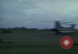 Standbild 1st Cavalry Division Hubschrauber Ankhe Süd Vietnam, 1965, aus Sekunde 12 historischem Filmmaterial Videoclip 65675030374