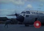 Standbild C-130 Flugzeugen Ankhe Süd Vietnam, 1965, aus Sekunde 5 historischem Filmmaterial Videoclip 65675030378