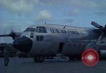 Standbild C-130 Flugzeugen Ankhe Süd Vietnam, 1965, aus Sekunde 7 historischem Filmmaterial Videoclip 65675030378