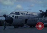 Standbild C-130 Flugzeugen Ankhe Süd Vietnam, 1965, aus Sekunde 8 historischem Filmmaterial Videoclip 65675030378