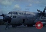 Standbild C-130 Flugzeugen Ankhe Süd Vietnam, 1965, aus Sekunde 9 historischem Filmmaterial Videoclip 65675030378