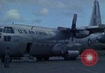 Standbild C-130 Flugzeugen Ankhe Süd Vietnam, 1965, aus Sekunde 13 historischem Filmmaterial Videoclip 65675030378