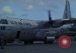 Standbild C-130 Flugzeugen Ankhe Süd Vietnam, 1965, aus Sekunde 19 historischem Filmmaterial Videoclip 65675030378