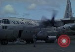 Standbild C-130 Flugzeugen Ankhe Süd Vietnam, 1965, aus Sekunde 27 historischem Filmmaterial Videoclip 65675030378